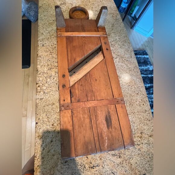 Vintage cabbage slicer - Picture 2 of 13